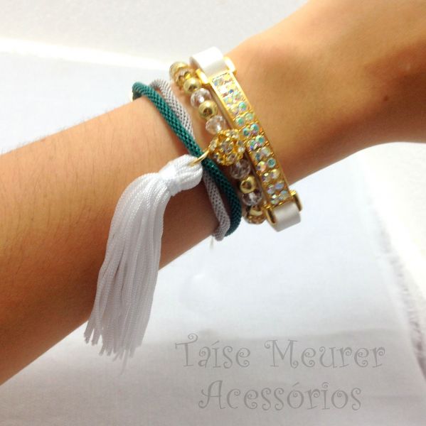 Conjunto de pulseiras tassel e strass