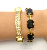 Conjunto dourado de duas pulseiras