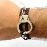 Pulseira masculina algema com fecho ímã